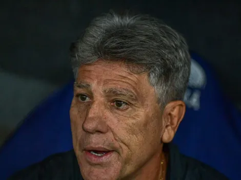 Torcida do Grêmio volta a pedir demissão de Renato