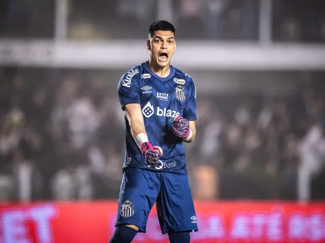 Brazão sai ovacionado no Santos após goleada sobre Coritiba 