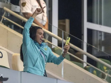 Torcida pede Marta no banco na final das Olimpíadas  