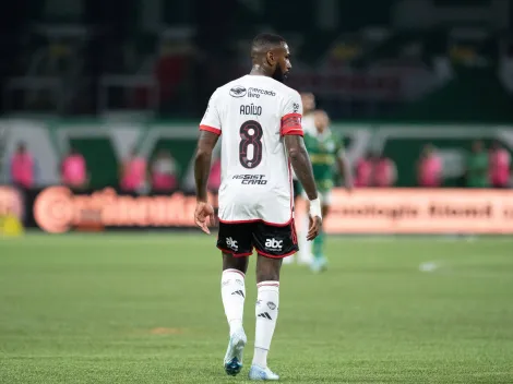 Torcida do Flamengo reclama de pênalti em Gerson