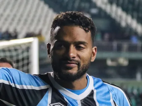 Reinaldo decide pelo Grêmio e vira assunto: “Se redimindo”