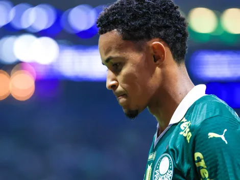 Abel testa Lázaro de camisa 9 em treino do Palmeiras