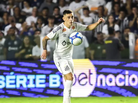 Escobar é sincero e alega falta de atenção do Santos