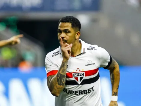 Mesmo sem jogar, Luciano vira alvo da torcida do São Paulo