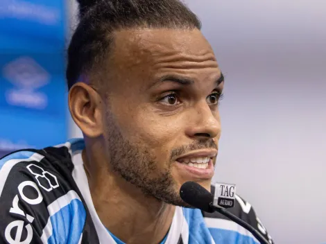 Braithwaite marca e impressiona com comemoração no Grêmio