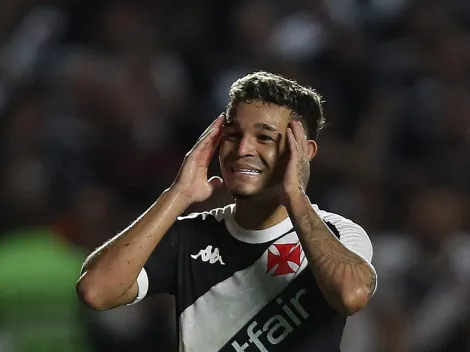 Adson passa por cirurgia e Vasco fica em alerta; veja quando ele pode voltar!