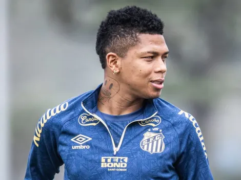 Billy Arce tem pouco espaço no Santos de Carille