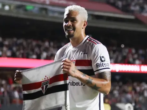 Em eliminação do São Paulo, torcida detona atacante Luciano