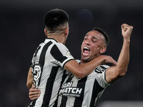 Botafogo a por cima do Corinthians e se isola na liderança do Brasileirão
