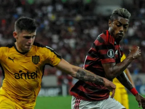 Torcedores de Flamengo X Peñarol brigam antes do jogo