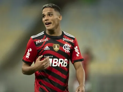 Thiaguinho retorna ao Flamengo, mas não está nos planos de Tite