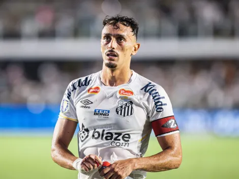 Torcedores pedem saída de Pituca do time titular do Santos