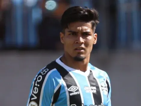 Arezo volta a ser deixado de lado no Grêmio