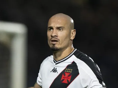 Vasco define futuro de Maicon e renova com zagueiro