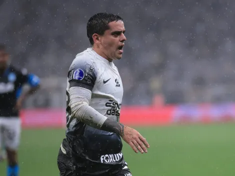 Fagner está incomodado no Corinthians e quer mais minutos