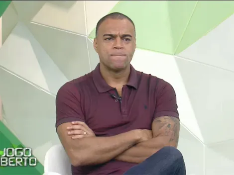 Denilson 'se derrete' por Hugo Souza, do Corinthians