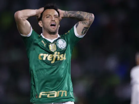 Felipe Anderson do Palmeiras sai vaiado e criticado de campo pela torcida