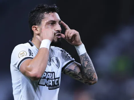 Alex Telles desabafa após título: “aturem ou surtem”