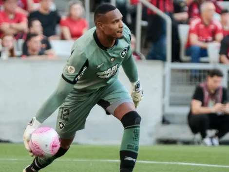 John se emociona após conquista histórica da Libertadores pelo Botafogo