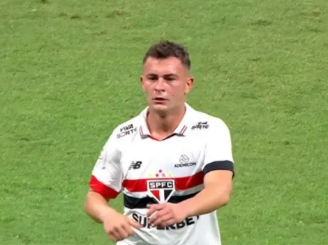 Torcida do São Paulo brinca com falha de Santi: “Ídolo” 