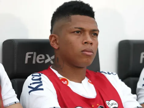 Santos rescinde com Billy Arce 