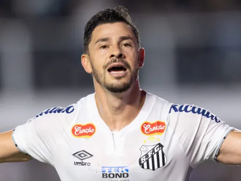 Giuliano se despede oficialmente do Santos