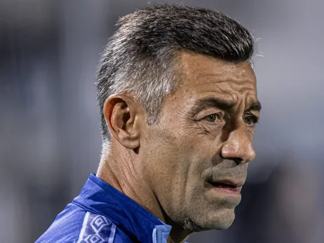 Pedro Caixinha se envolve em confusão com Valentim