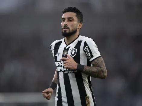Alex Telles revela ansiedade para estrear pelo Botafogo em 2025