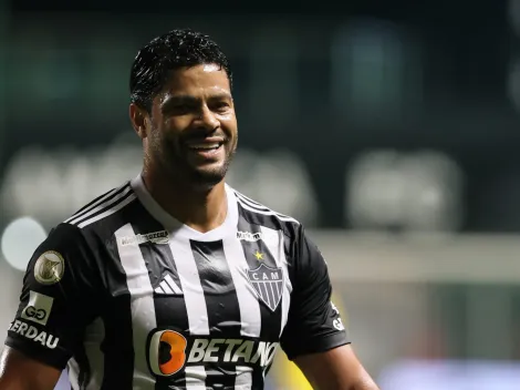 Hulk anota golaço pelo Atlético-MG e torcida celebra