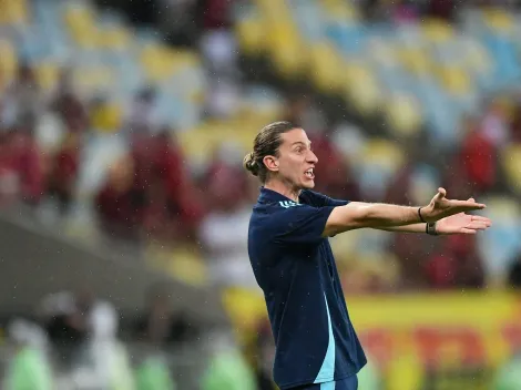 Filipe Luís escala Ayrton Lucas e é criticado