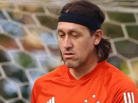 Torcida do Cruzeiro chama Cássio de "frangueiro"