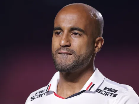 Lucas é alvo do Palmeiras em foto de péssimo gramado do MorumBis