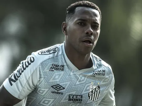 Filho de Robinho é cortado de jogo do Santos e assiste do camarote