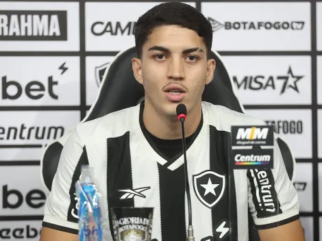 Jair desmente imprensa em apresentação no Botafogo