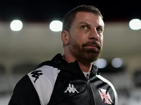 Pedrinho questiona o VAR após derrota do Vasco para o Flamengo