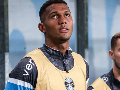 Grêmio tem lista de saídas revelada com Adriel e +5
