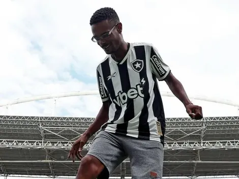 Igor Melo ganha presente de Alex Telles e se emociona