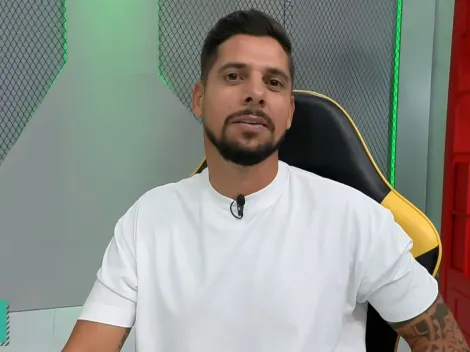 Cicinho deixa clubismo de lado e elogia gringo do Palmeiras