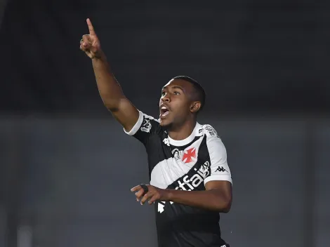Rayan celebra gol na vitória do Vasco diante do Sport