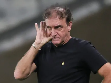 Guilherme Arana sente dores e preocupa Cuca no Atlético