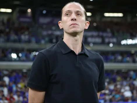 Filipe Luís é criticado por manter Cebolinha no time titular