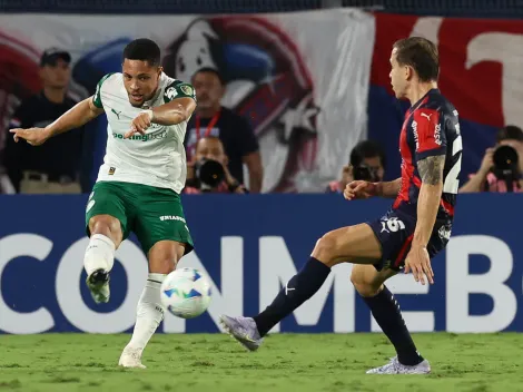 Abalado, Vitor Roque recebe apoio da torcida do Palmeiras