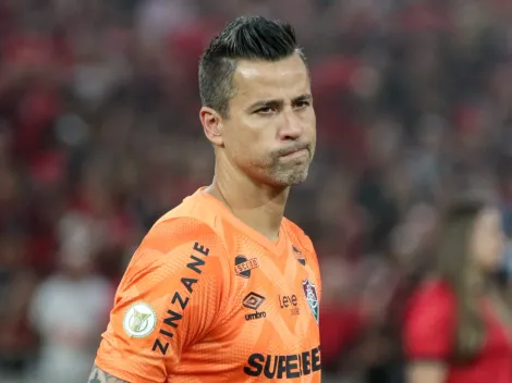 Fluminense procura Fábio e quer renovar com goleiro até 2026