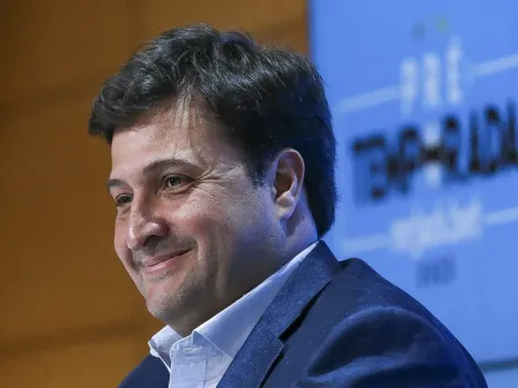 Alberto Guerra ouve a torcida e se aproxima de contratar o goleiro Matheus Mendes