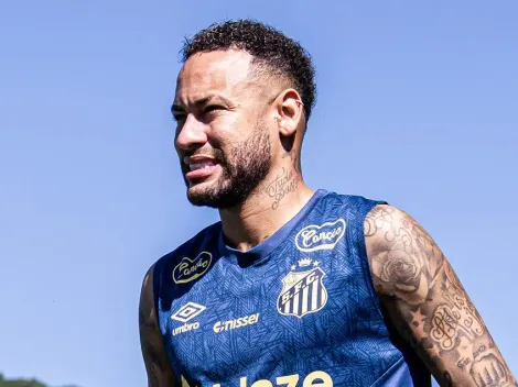 Neymar aparece em evento, ignora Santos e irrita torcida