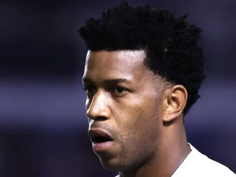 Gil resolve questões pessoais e volta a treinar no Santos