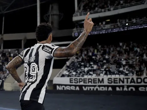 Comparativo entre Igor Jesus e Arthur Cabral aponta quem rende mais no ataque do Botafogo
