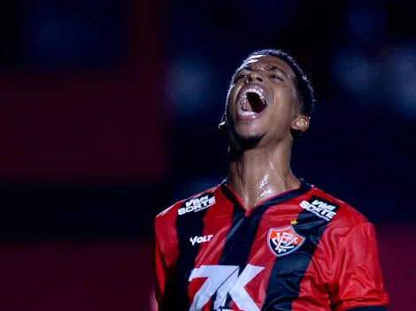 Flamengo nega volta de Carlinhos e exige novo clube para encerrar empréstimo