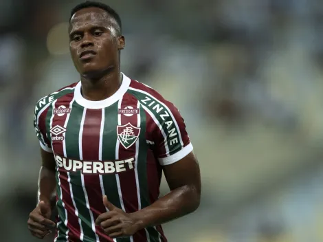 Jhon Arias se queixa dores após Fluminense x Ulsan