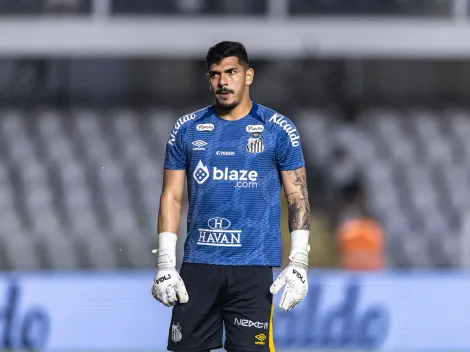 Goleiro João Paulo comenta volta ao Santos e evita ansiedade por titularidade